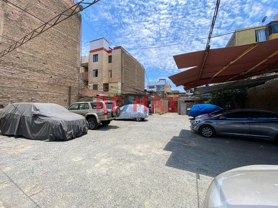 Venta de Terreno de 525 m² en Los Olivos