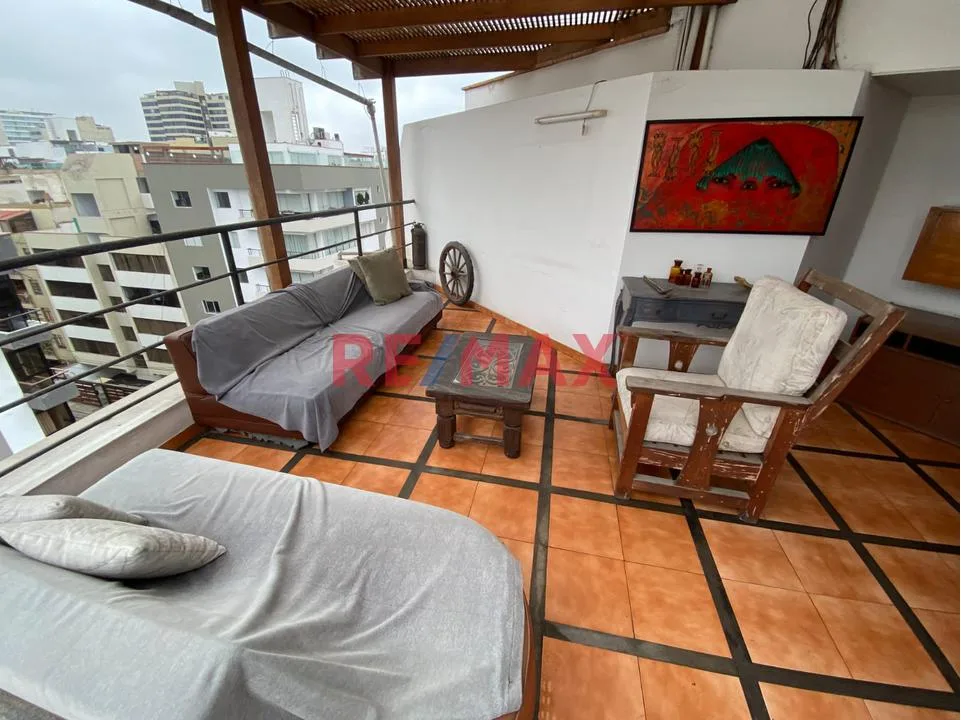 Venta de Encantador Dúplex más Dos Estacionamientos en Calle Buenos Aires, Miraflores🏠 · imagen 7