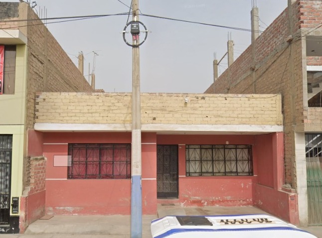 Venta de Casa como Terreno de 160 m² a Dos Cuadras de la Panamericana · imagen 3
